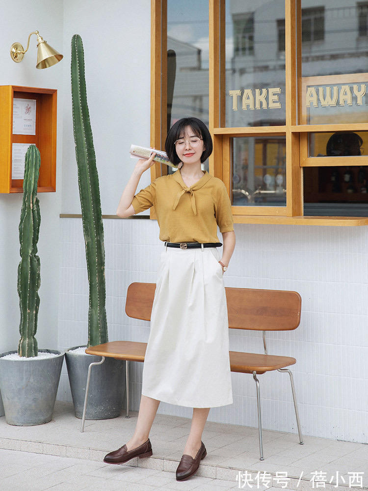 衬衫|女人一旦过了30岁,穿“衬衫+半身裙”,优雅又高级,气质满分