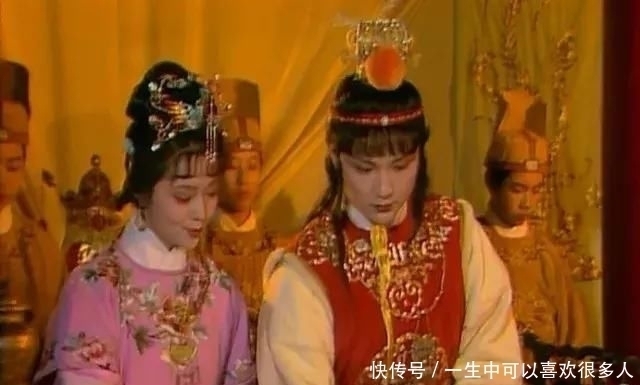 宝钗&元妃为何“弃黛选钗”?省亲时黛玉的一个小举动出卖了她