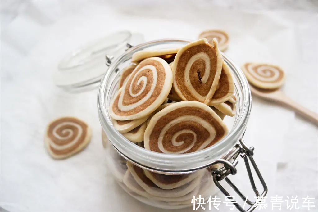 红糖|5块搞定的小零食,家有面粉就能做!2个鸡蛋1碗面,家有孩子快收藏!