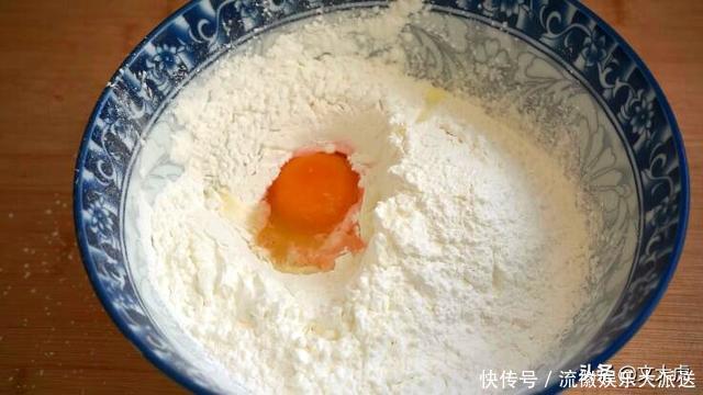 成本|5分钟就能做好的懒人早餐,成本不到3块钱,一锅够全家人吃