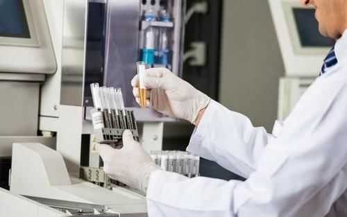 副作用|尿酸升高、痛风发作,哪种降酸药见效快、副作用小?医生回答了