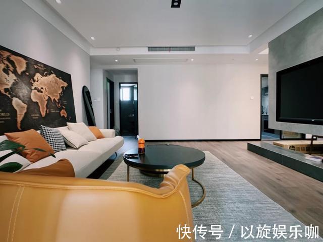 客厅|她家因为一个电视墙火了，悬空设计太漂亮，全屋更是高级又大方