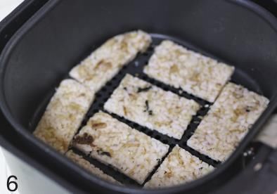 剩米饭不用愁,简单几步做成小零食,香酥可口,一点也不浪费