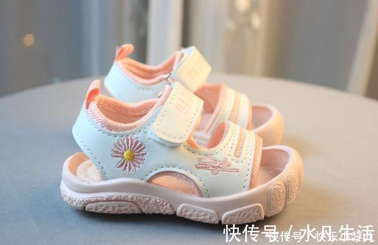 大长腿|家长带孩子“泡脚”,或会耽误娃的脚部发育,现在改还来得及