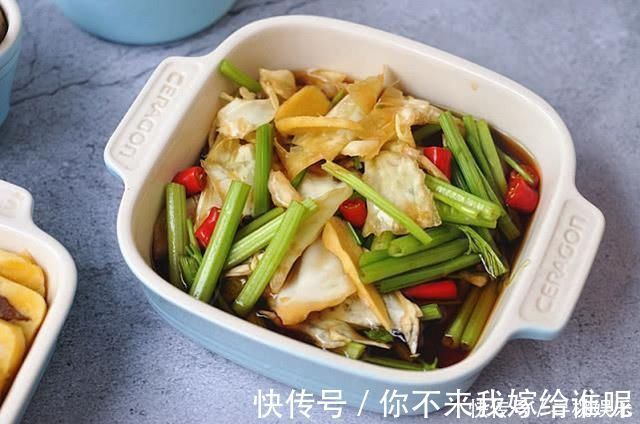红枣|晒晒今天早餐,5道硬菜,网友如此吃法,看着就流口水