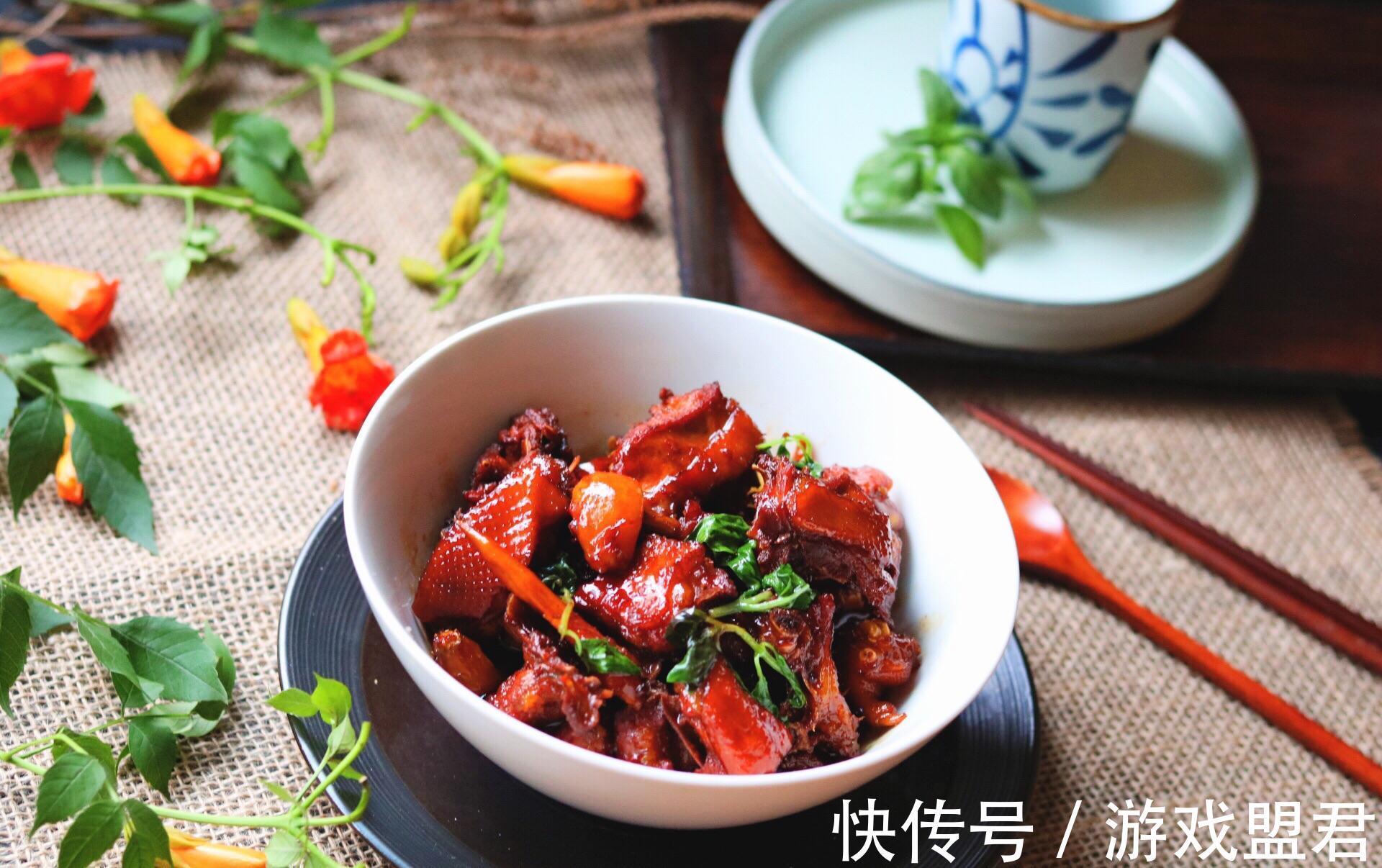 适合天冷吃的一道家常菜,配料方法简单,开锅浓香四溢