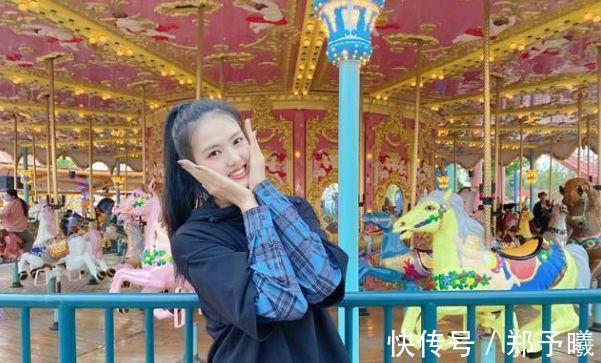吴冠希|中国女排的头号“大长腿”！游乐园坐旋转木马被调侃：腿比马脚长
