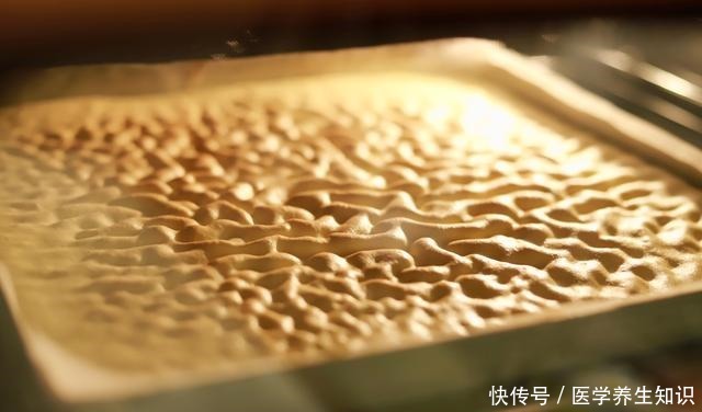 虎皮|8块钱一个的虎皮蛋糕卷,3分钟就能学会,轻松在家做,吃到够!