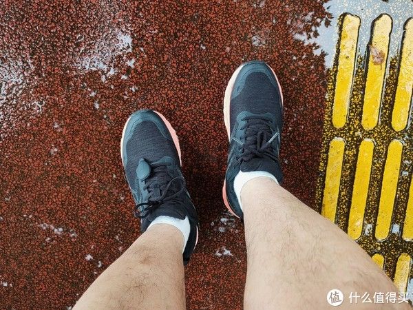 精灵|跑步装备周边 篇五十三:轻弹缓震好,性价比入门,还能监测跑姿——咕咚10K悦弹智能跑鞋