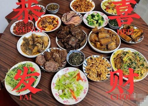 明星年夜饭吃啥？贾乃亮吃24道菜，张柏芝吃外卖，她吃剩饭剩菜