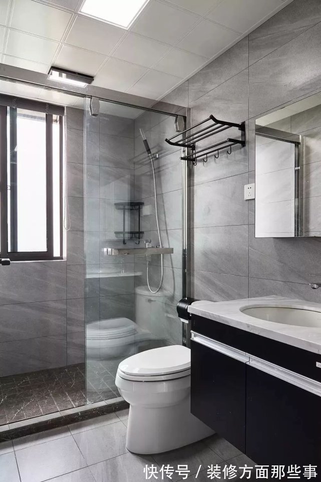 实用|128平三居室玩转现代风,不仅是漂亮实用材质主旋律