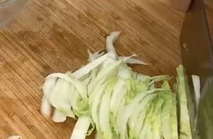 健康早餐菜谱，娃娃菜鸡蛋饼，简单美味营养，适合夏天，吃不够