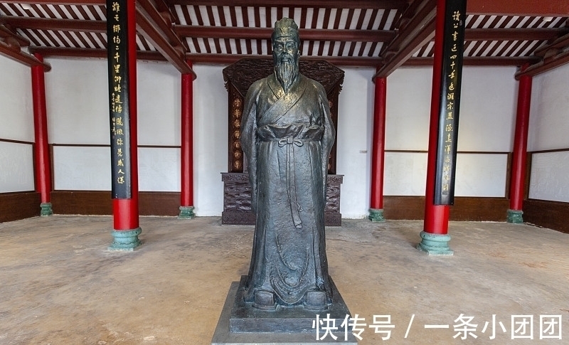 大文豪!大文豪苏轼这首诗自相矛盾,是他写错了还是故意为之?