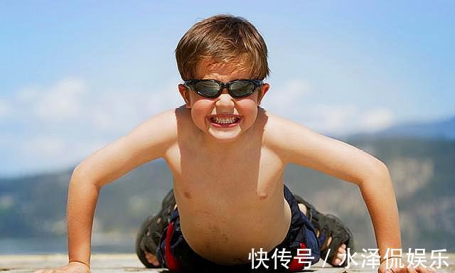 孩子|孩子依赖性太强,三类妈妈做法不同,直接影响娃的人生