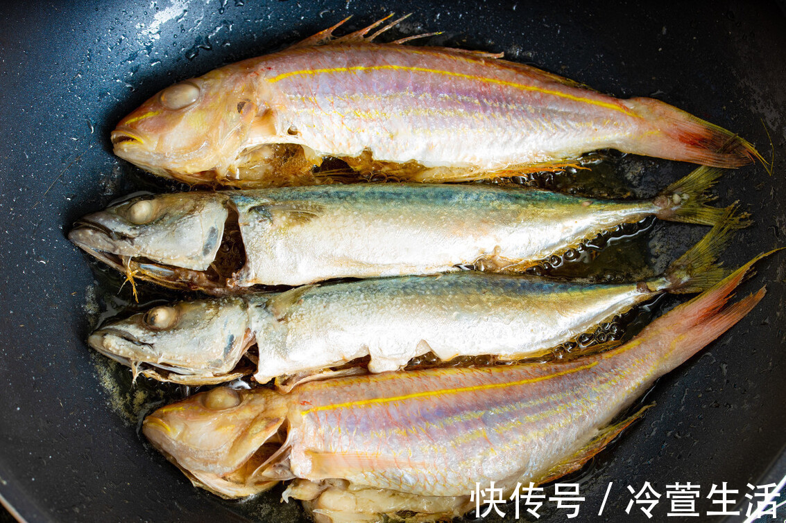 诀窍|煎鱼别再直接下油锅了，牢记3个诀窍，不粘锅不破皮更鲜美