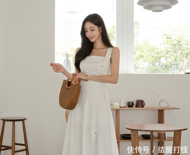 女神|简单的纯白色调单群,轻松凹出时尚女神的姿态,男生眼中的初恋
