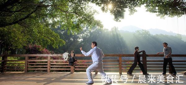 早餐|血脂高不能喝牛奶？医生：少吃2种早餐，或有益血管健康