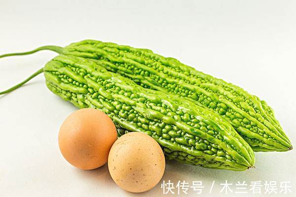降血糖|常吃苦瓜的人身体不会差,但有3类人不能吃,别傻傻不明白