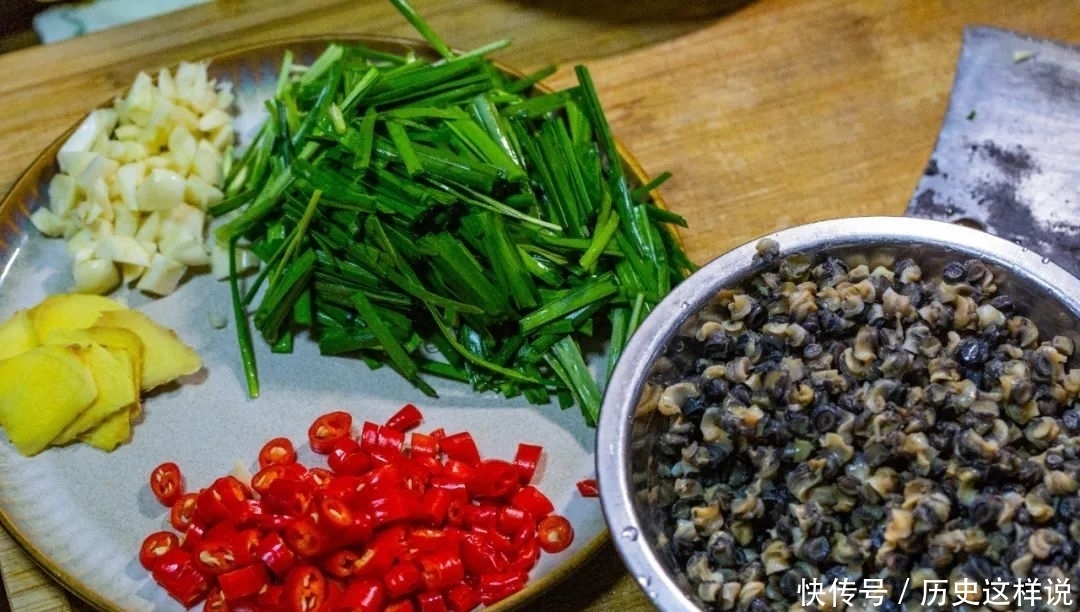 这两个最麻烦的食材,炒在一起真是绝配