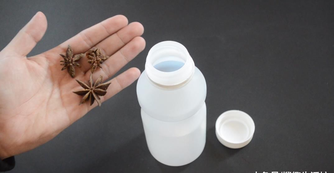 塑料瓶|衣柜里面挂一个塑料瓶, 没想到作用这么大, 看完你会感谢我的