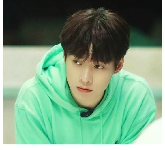 離開《青春環游記》后，周深再接上星綜藝，看到搭檔，又是他