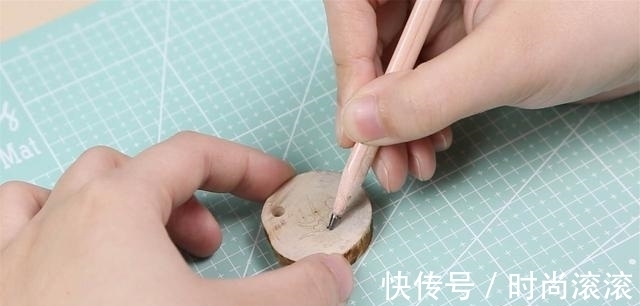 项链|姐姐只是在木片上面画了几笔,做出来的项链,也太好看了