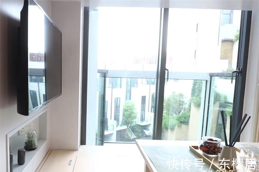 小两口|小两口买下21㎡婚房,巴掌大的家挤出“双客厅”,生活去繁从简