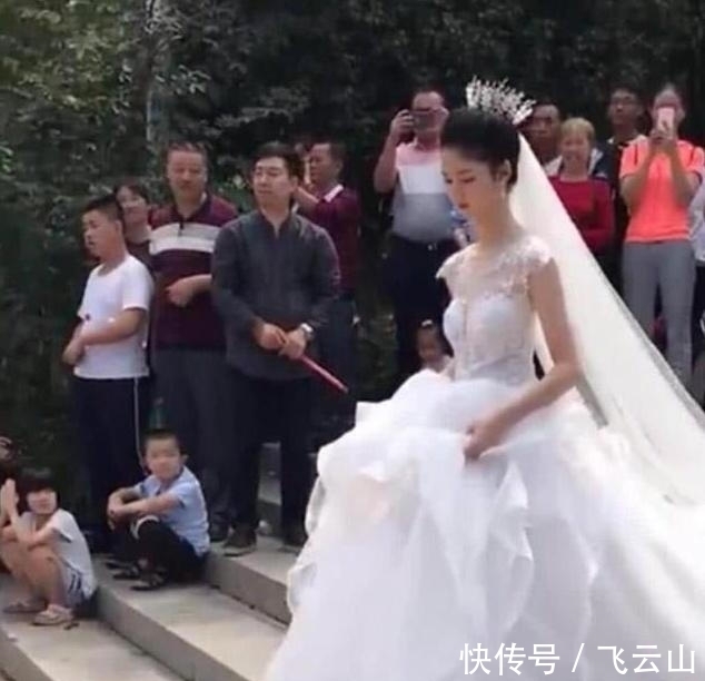 新娘|最美新娘意外走红,“天鹅颈”看呆路人!