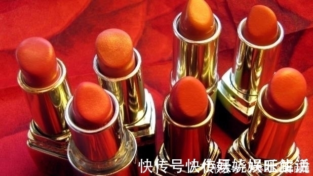 女人 经常涂口红的女人,若“误食口红”身体可能悄悄发生3大“变化”