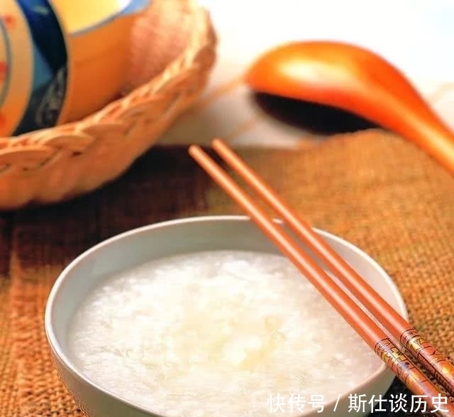 更是|人间至味是清欢:他是不朽的文坛传奇,更是饕餮食客、创意厨师