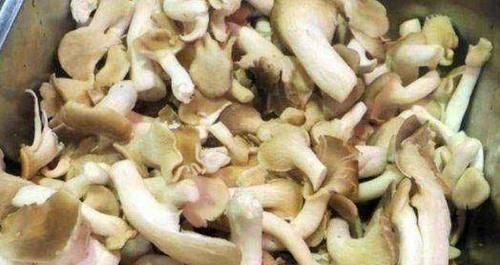 吃自助火锅时,老板最怕你拿这5种最贵的菜,老板少吃点