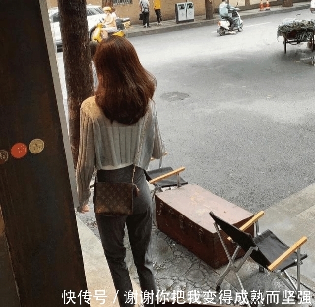 阔腿裤|阔腿裤穿腻了，试试今夏流行的烟管裤，照着穿时髦有型还显高