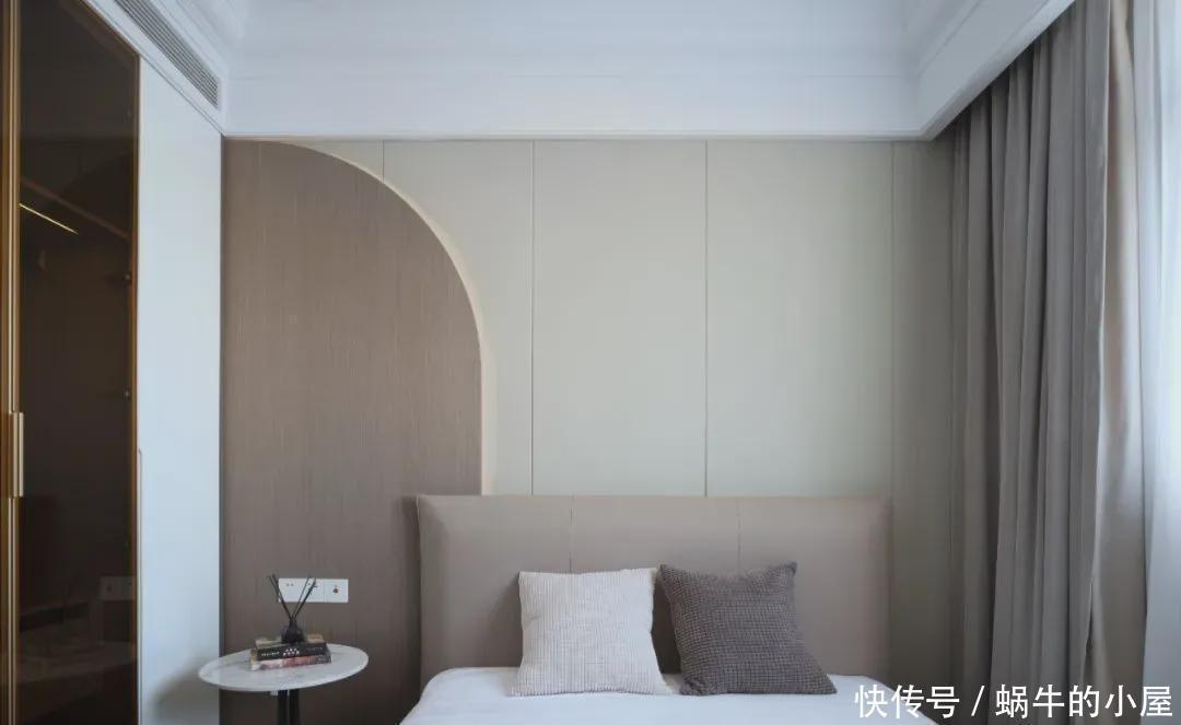现代极简融合古典元素,成就别具一格的低奢空间
