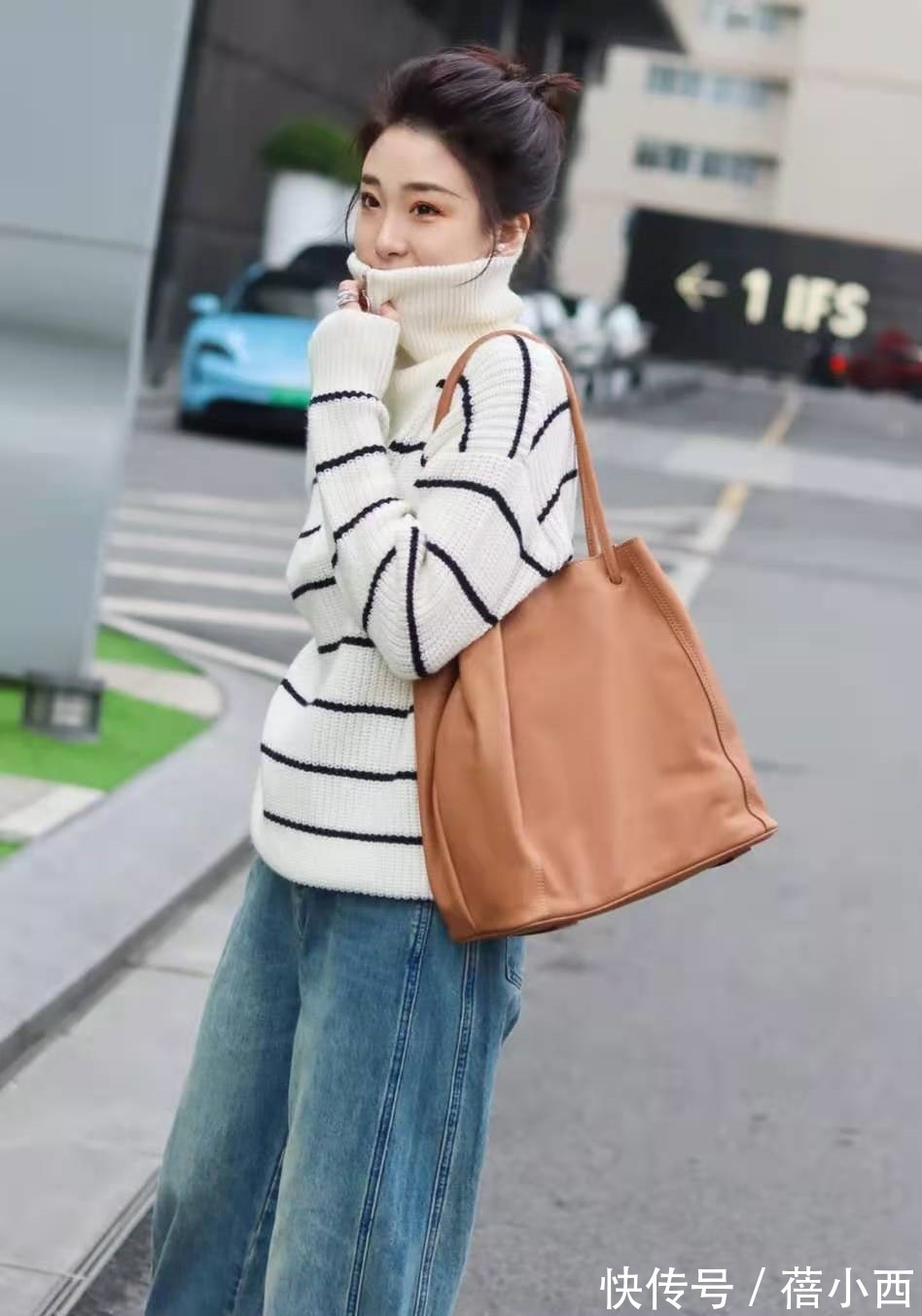 毛衣|“高领毛衣”怎么穿才洋气?建议搭配这4件下装,照穿就很显气质