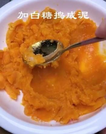  美食|别再去外面买了，大厨教你这样做，一口焖一个芝麻球，简单又好吃
