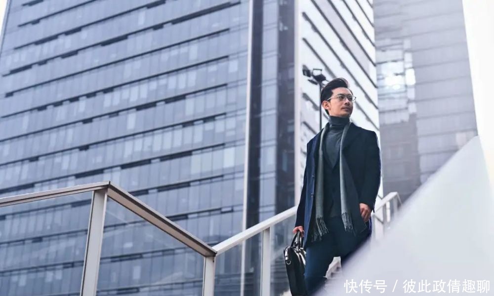  小编|一分钱两样花！今冬第一件大衣，我选性价比超高的ta