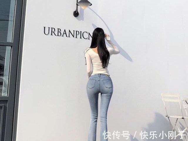 紧身牛仔裤 美女都喜欢的紧身牛仔裤,展现高雅淑女范,显出时尚的气息