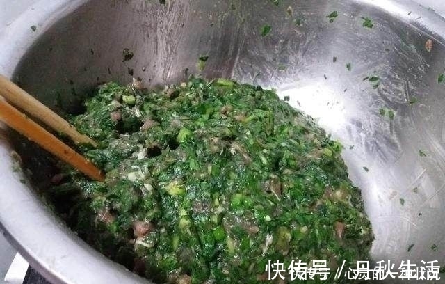 用它包饺子比肉馅好吃百倍,它被称为神仙草,常吃提神醒脑