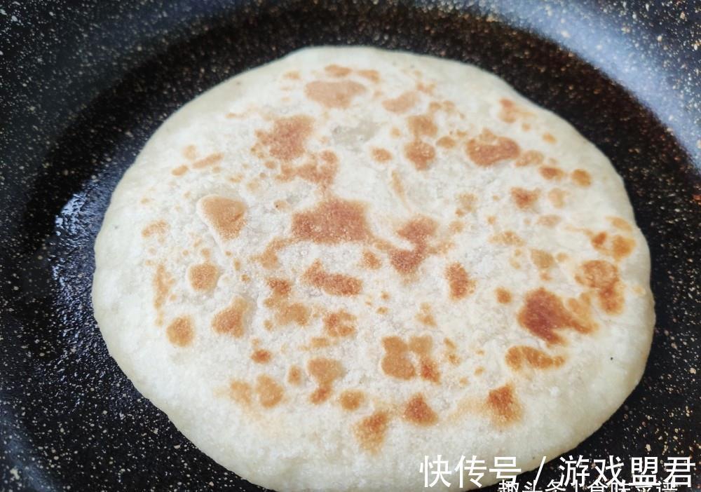 死面大饼怎么做软而不硬？用对和面水是关键，教程来了，一学就会