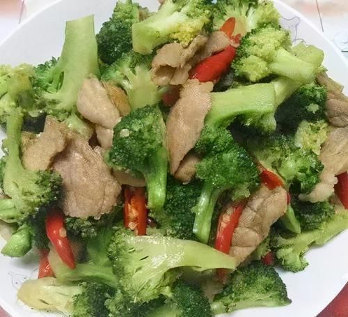 西兰花|人到中年不妨常吃3种养生美食,调理肠胃,疏通血管,增强免疫力
