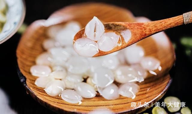 雌激素|女人要善待自己,要多吃4种“零嘴”,助你补充雌激素,不显老