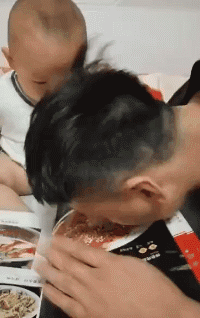 |搞笑GIF:老师不好意思,走错教室了!