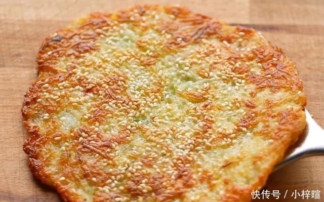 早餐|土豆丝不要炒菜啦,一搅一拌做成早餐饼,焦香酥脆,5分钟出锅