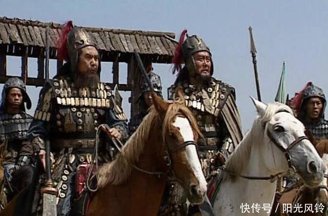 孙策|孙策提拔的大将,地位跟周瑜一样高,宝刀削铁如泥,死的太不值得