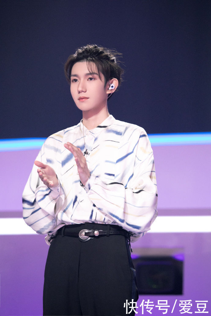 谁是宝藏歌手|「TFBOYS」「新闻」210717《谁是宝藏歌手》荣耀收官，王源发微博鼓励宝藏歌手