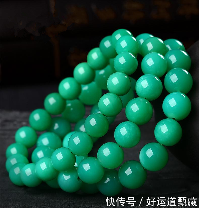 晶莹剔透|澳洲玉色如翡翠,但价值不如翡翠,晶莹剔透,绿色鲜艳均匀
