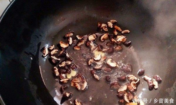 冬天|这道菜比羊肉和冬天的肉香便宜,全家人都很喜欢,所以卖完了