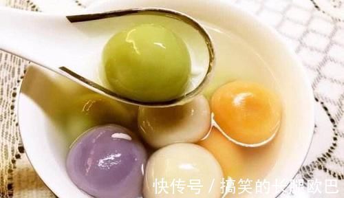 煮冻汤圆,直接下锅是大错!糖水店教你一招,不开裂不破皮,好吃