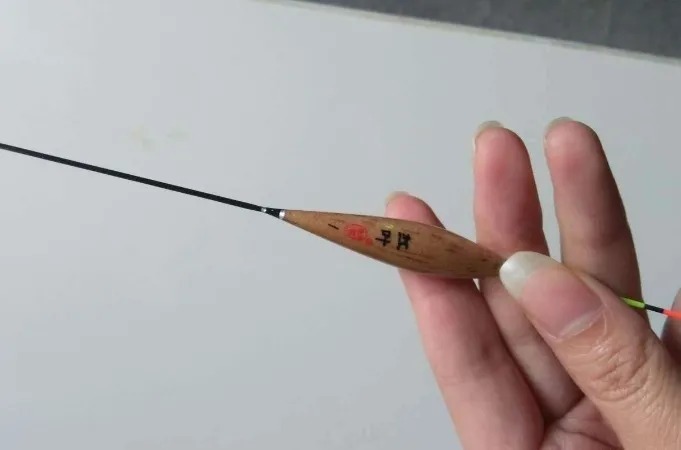 鱼不上钩，到底是饵料不好还是钓法不对？老钓手一语道破！