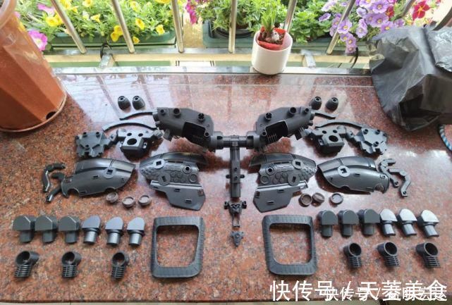 零件|专注小比例！HG NT版新吉翁号超详细制作过程分享